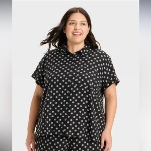 Ava & Viv Black Button Down Shirt with White shell print. 3X